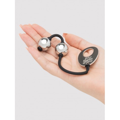 Серебристые шарики Inner Goddess Mini Silver Pleasure Balls 85g на черном силиконовом шнурке